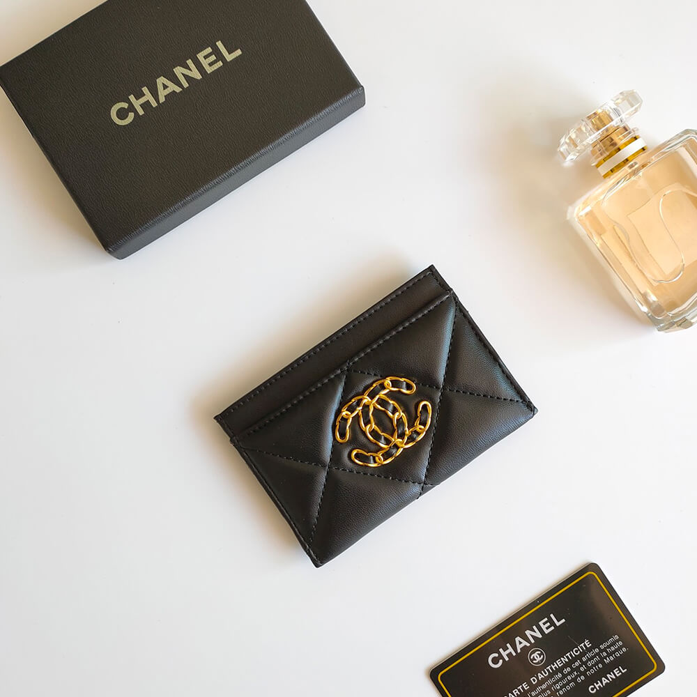 Ch**el 19 CARD HOLDER