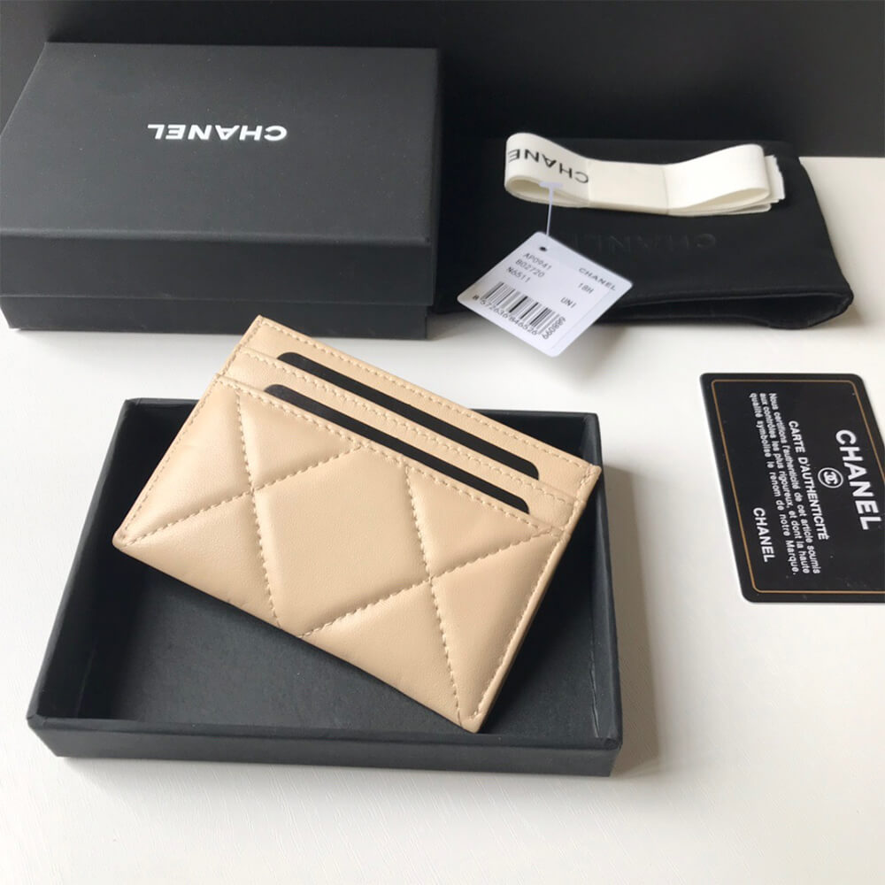 Ch**el 19 CARD HOLDER