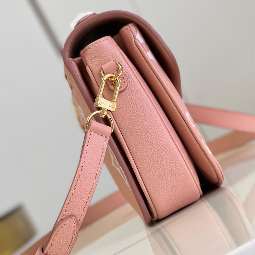 LV Pochette Metis