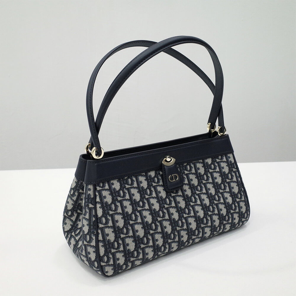 MEDIUM D10r KEY BAG