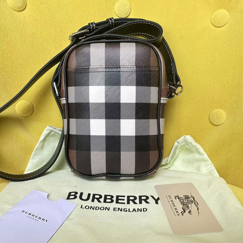 Bv*b*rry Vertical Paddy Bag
