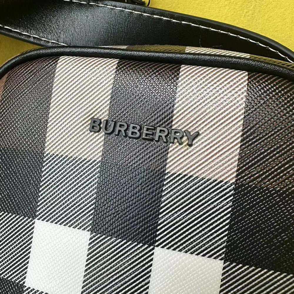 Bv*b*rry Vertical Paddy Bag