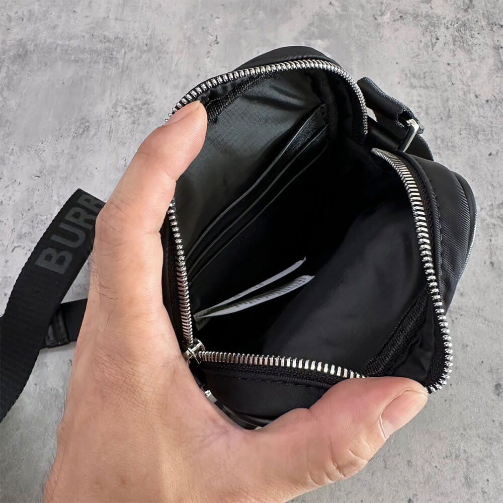 Bv*b*rry Vertical Paddy Bag