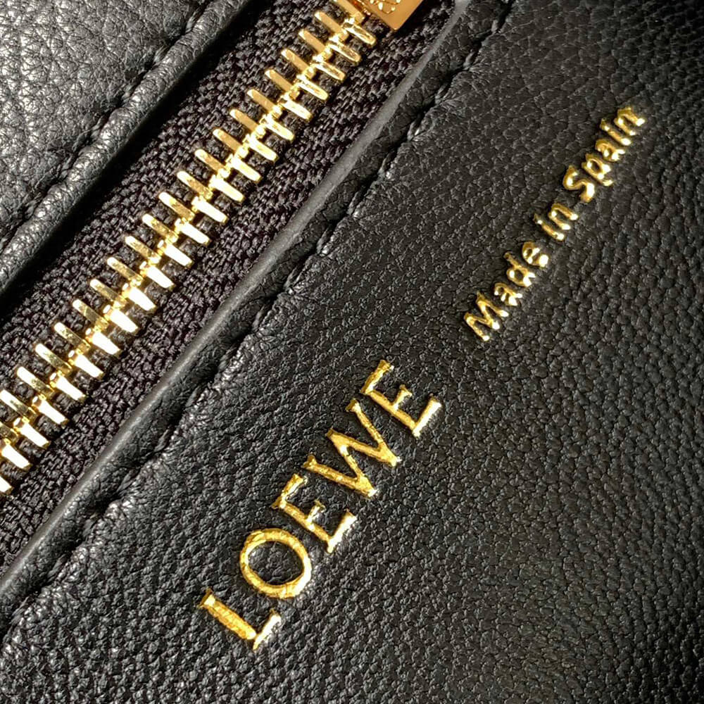 L0ew* Small Squeeze bag in nappa lambskin