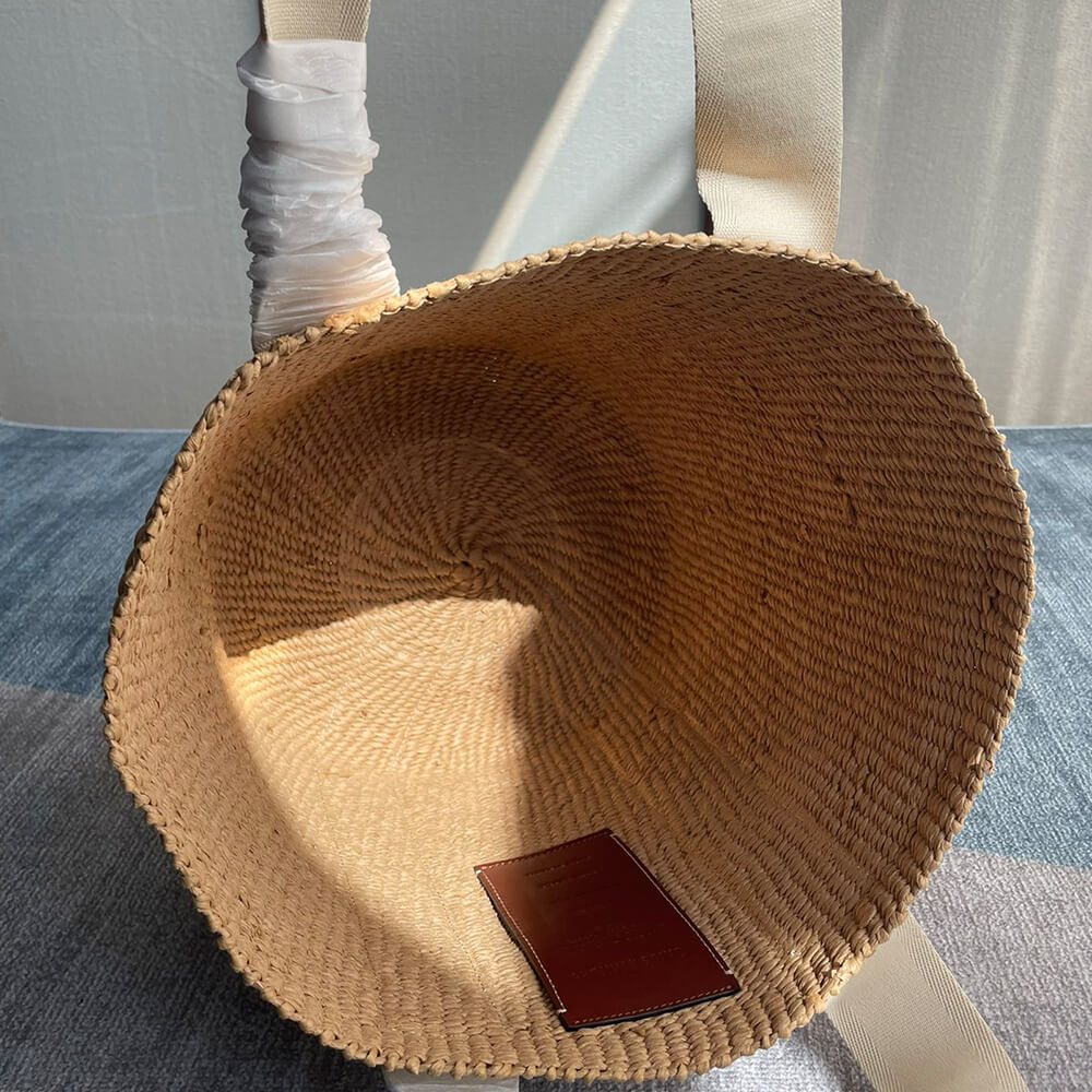 Ch10e large woody basket
