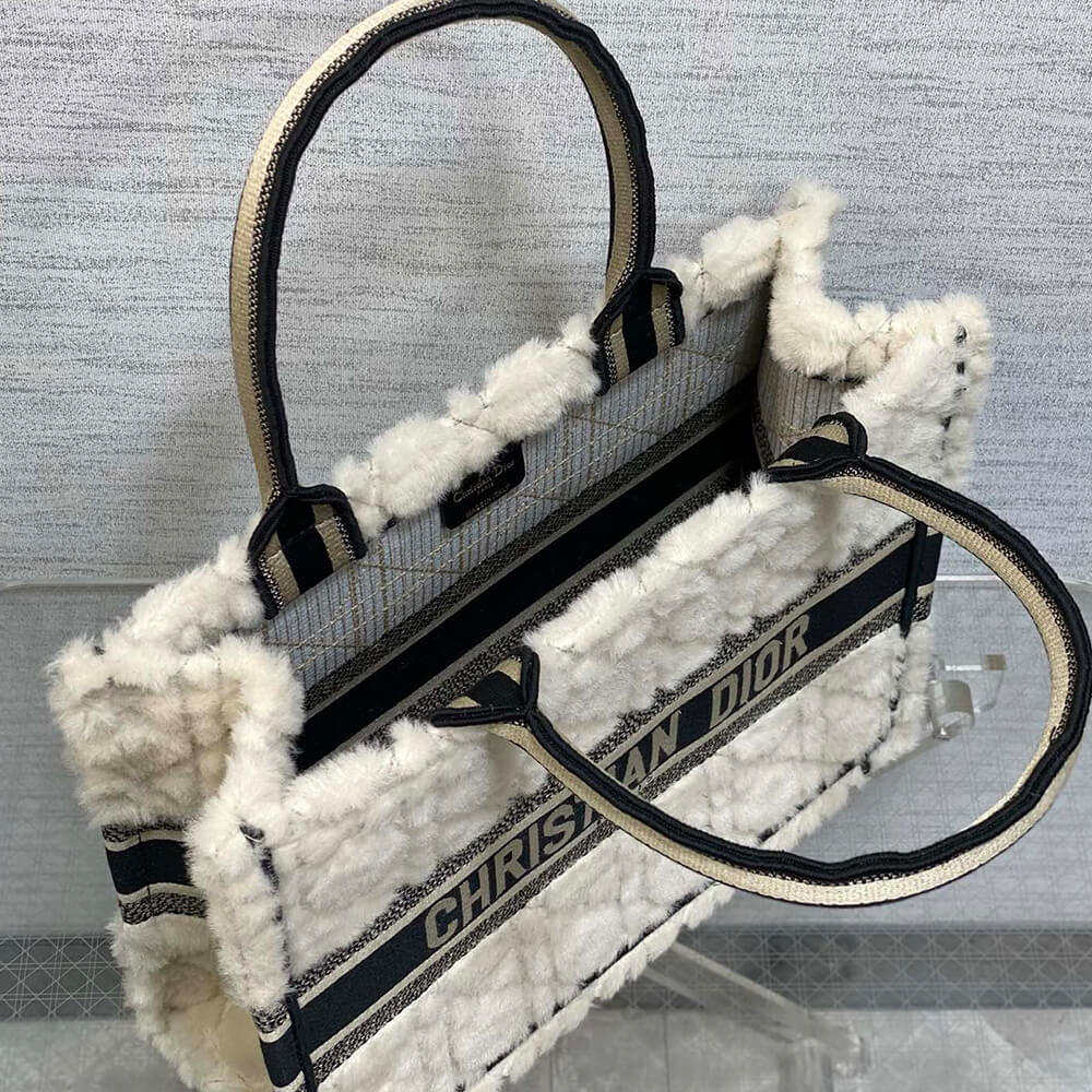 Medium D10r Book Tote