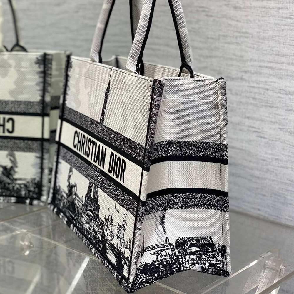 Medium D10r Book Tote