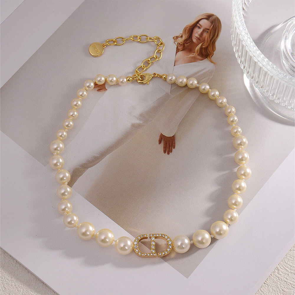 D10r PEARL NECKLACE