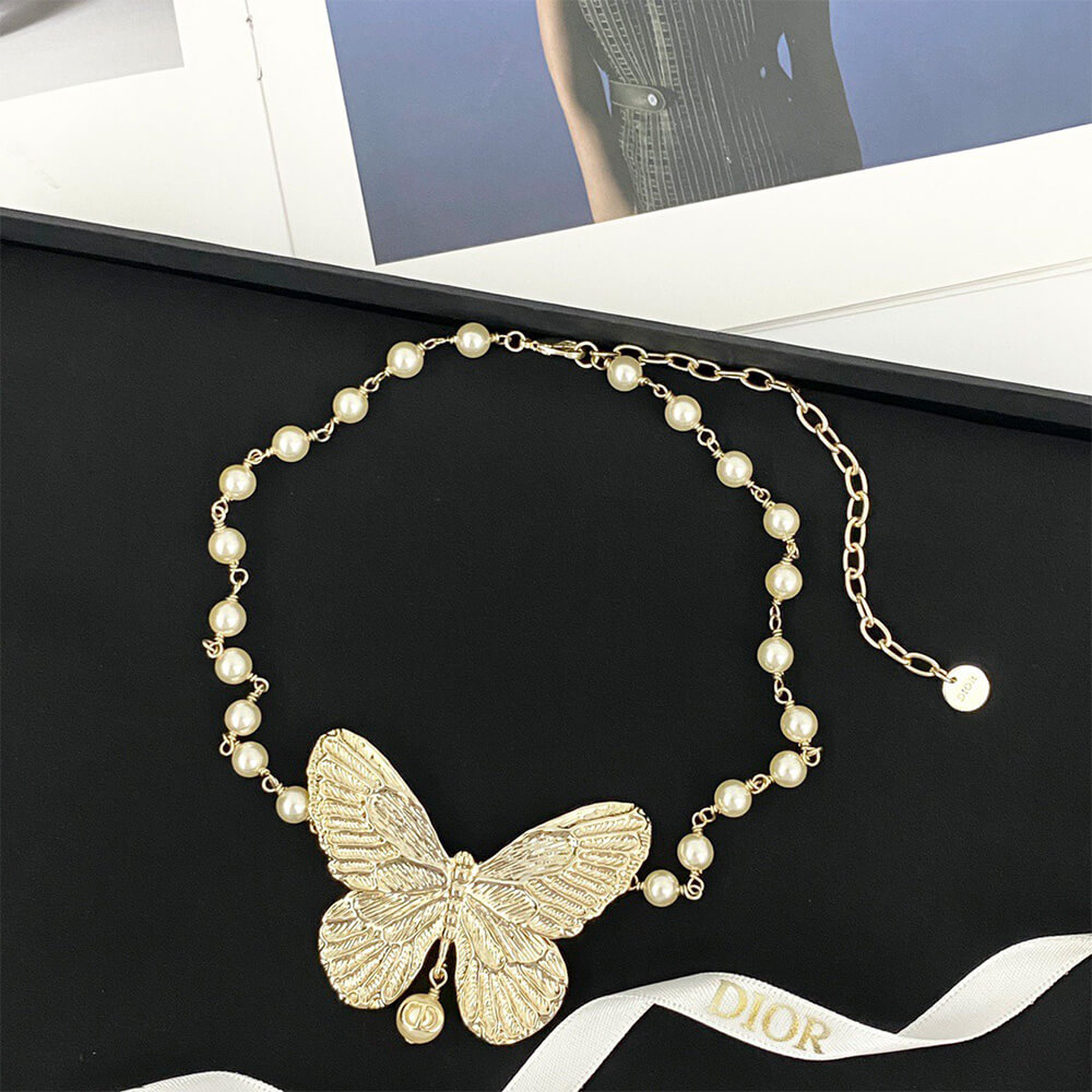 D10r PEARL NECKLACE