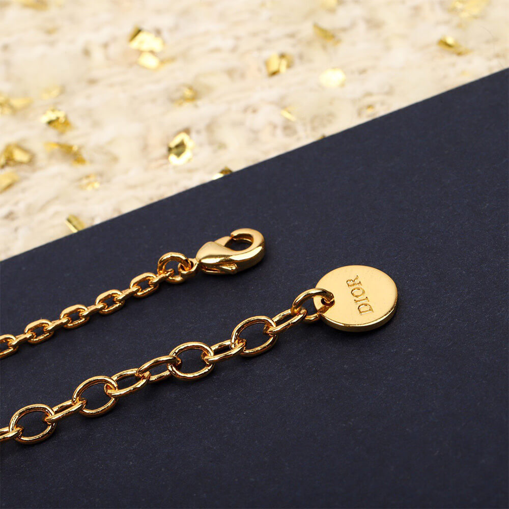 D10r PEARL NECKLACE