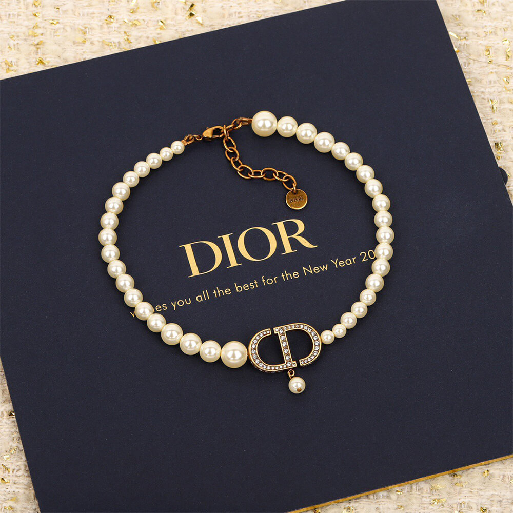 D10r Pearl Necklace
