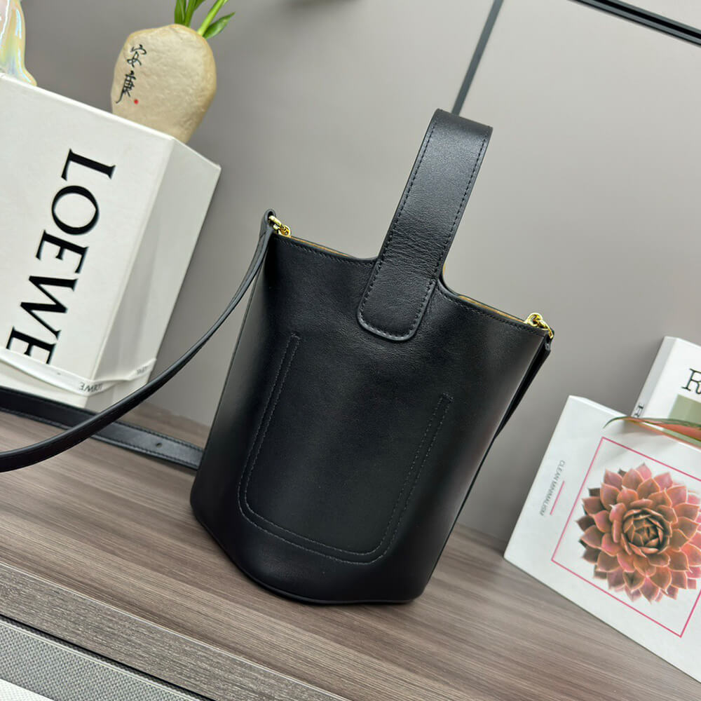 L0ew* Mini Pebble bucket in smooth calfskin(high-end grade)