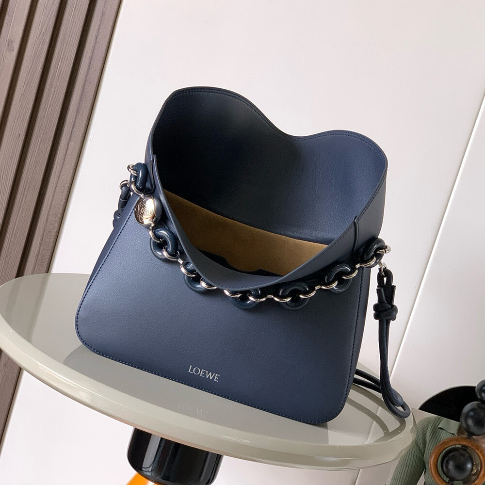 L0ew* Medium Ola bag in smooth calfskin(HIGH-END GRADE)
