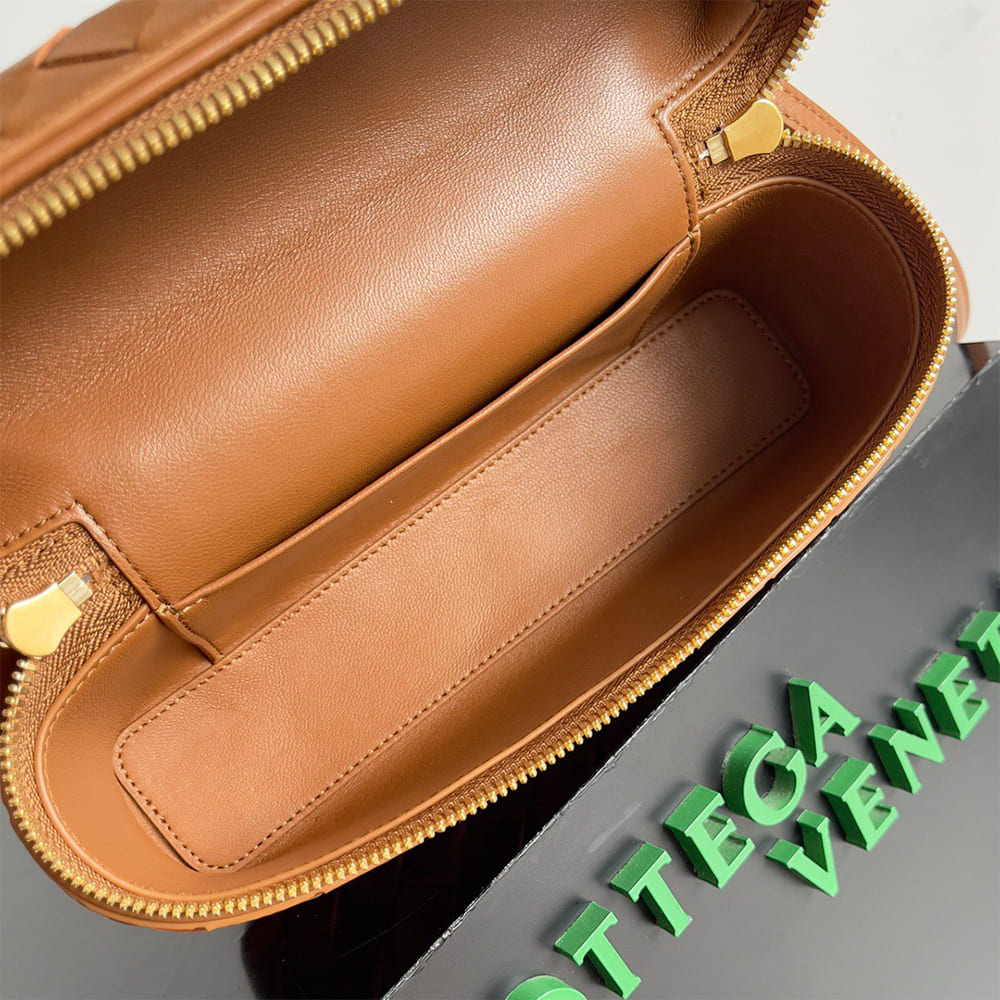 B0tt*ga Ven*ta Bang Bang Vanity Case(high-end grade)