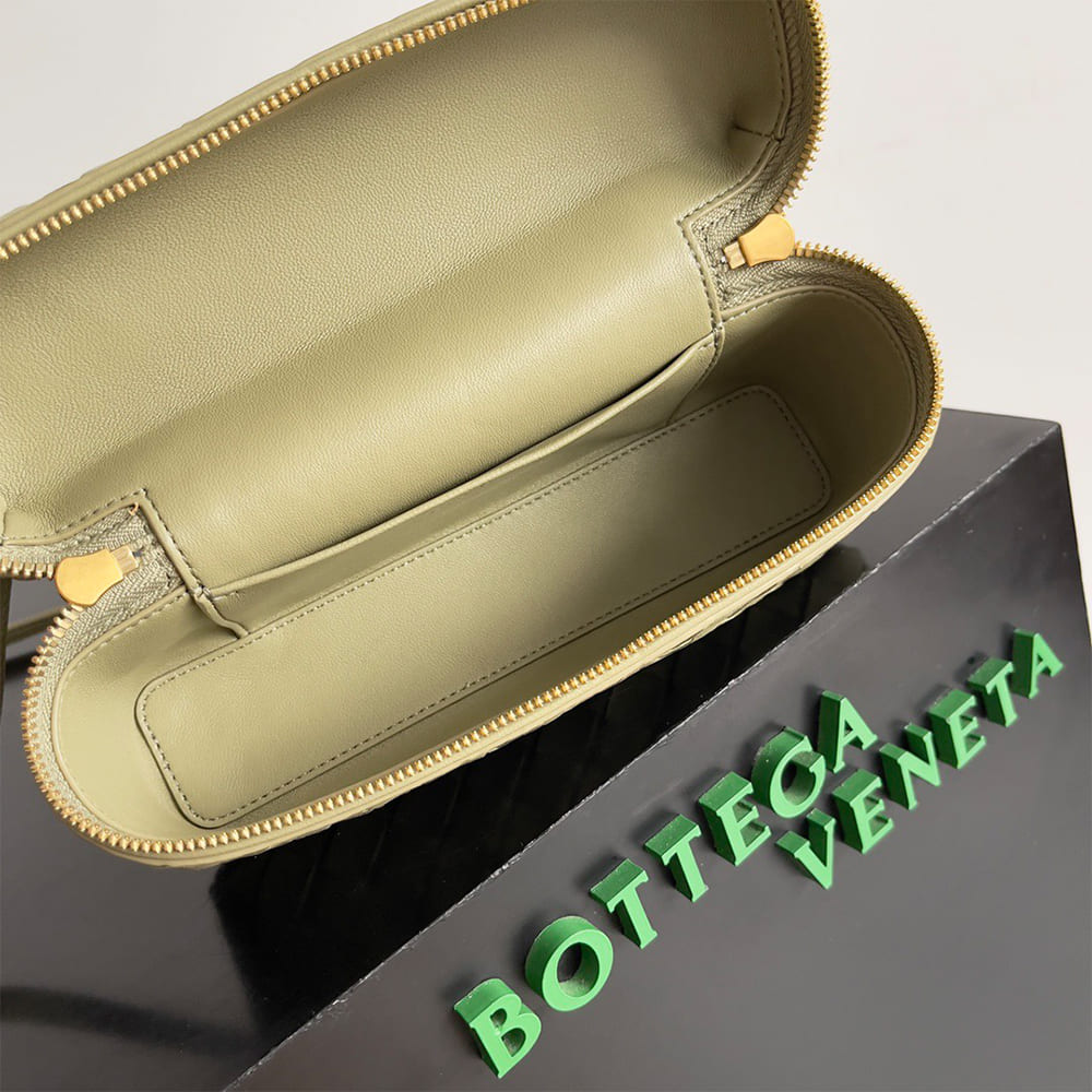 B0tt*ga Ven*ta Bang Bang Vanity Case(high-end grade)