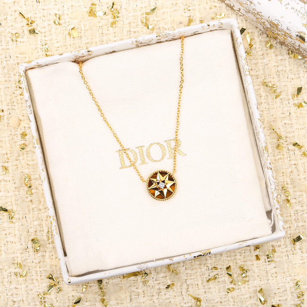 D10r necklace