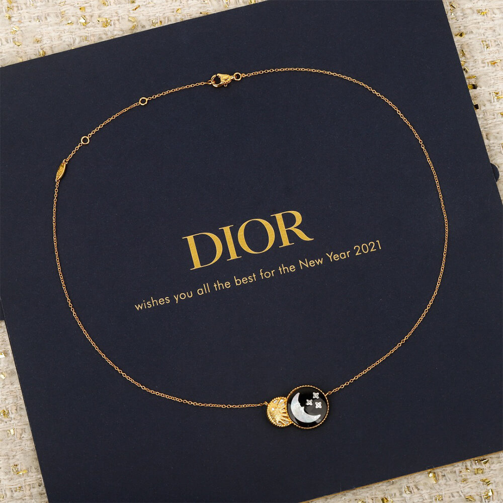 D10r necklace