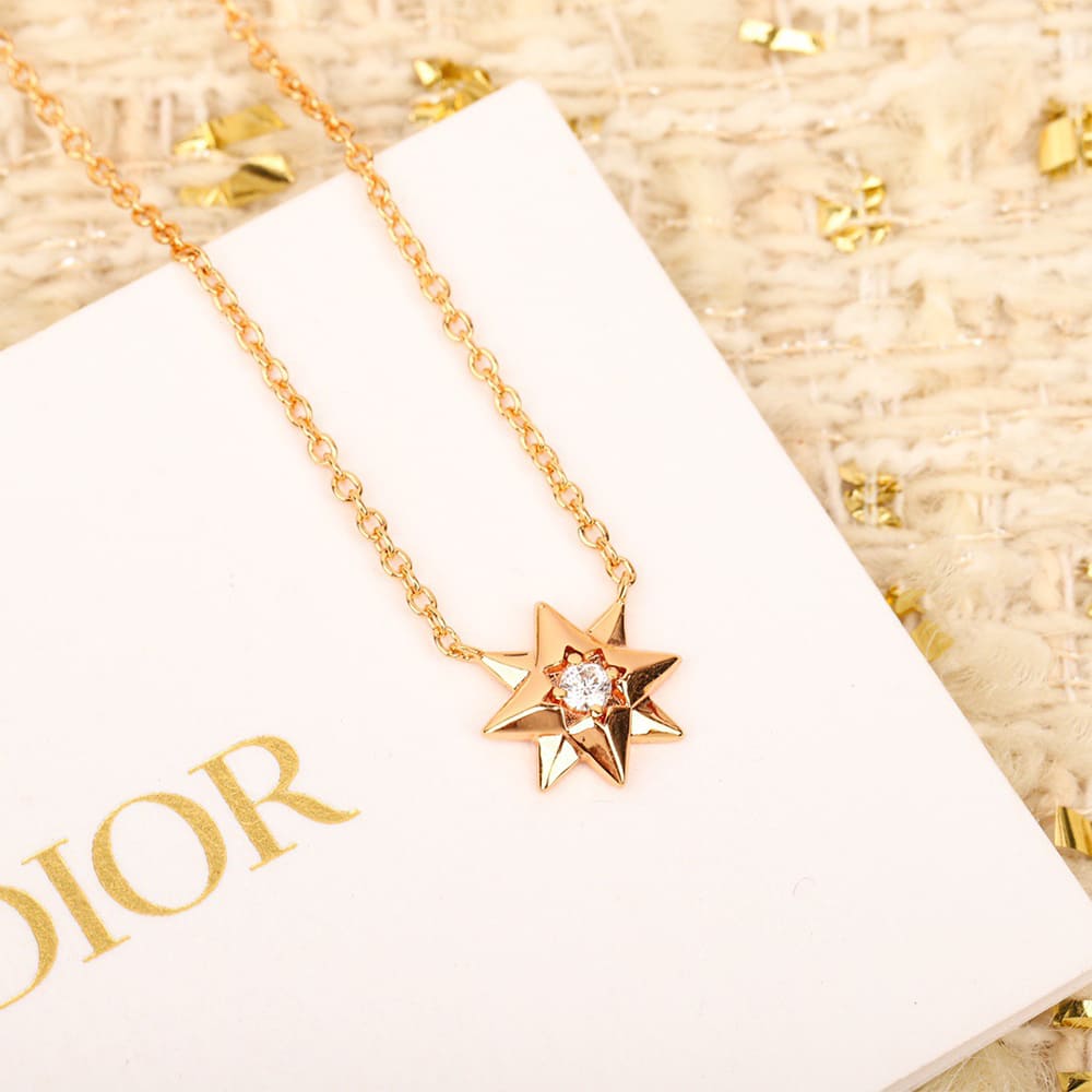 D10r necklace