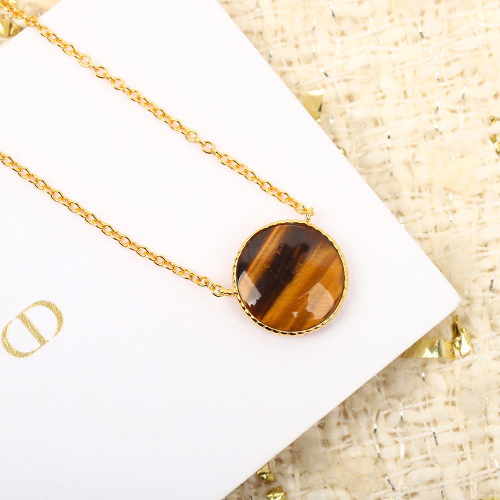 D10r necklace