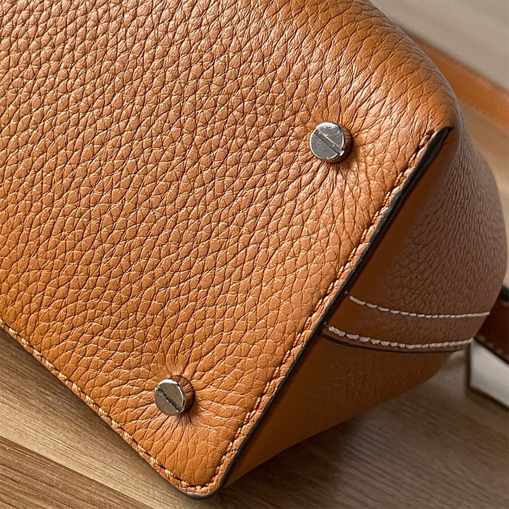 TOTEME T-Lock grained-leather clutch(High-end Grade)