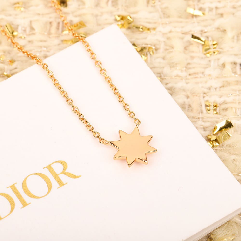 D10r necklace