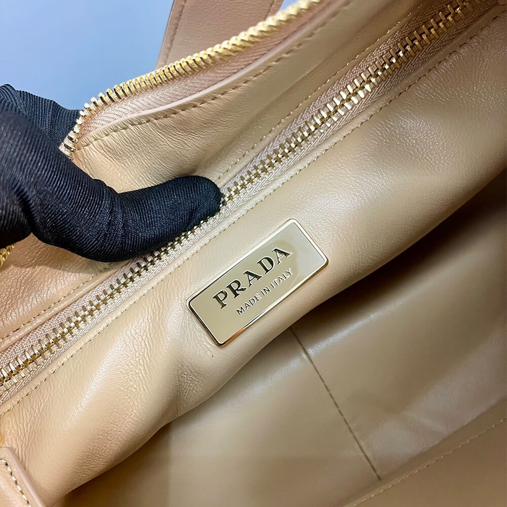 Pra*a Aimee medium leather shoulder bag