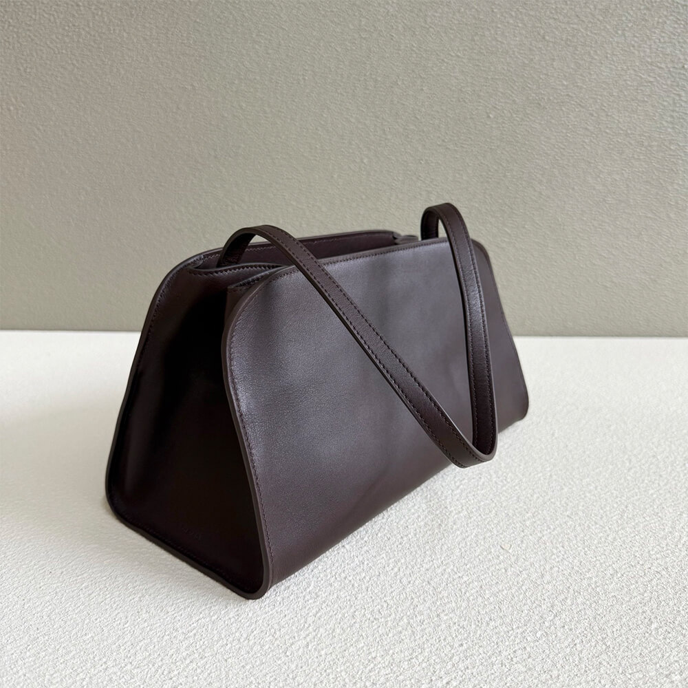 The R0w Peggy Clutch in Leather(HIGH-END GRADE)
