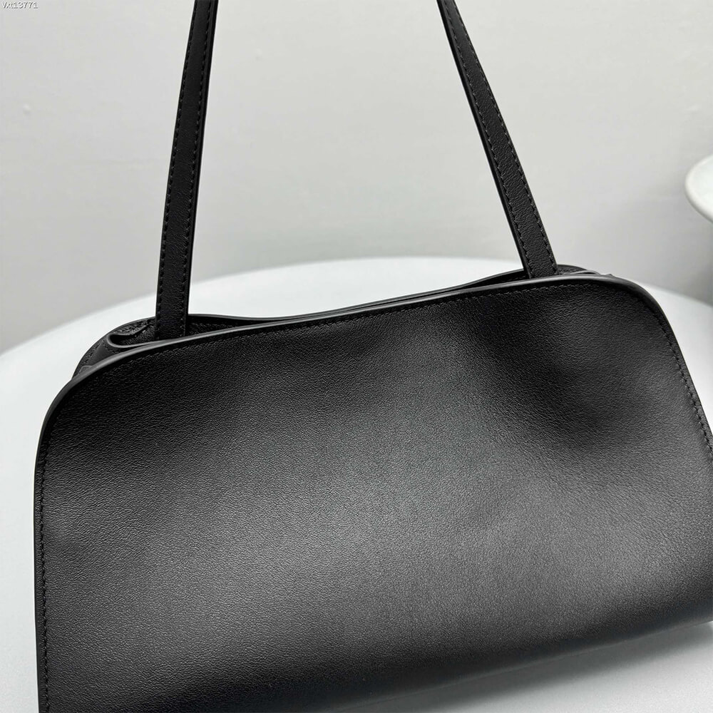 The R0w Peggy Clutch in Leather(HIGH-END GRADE)