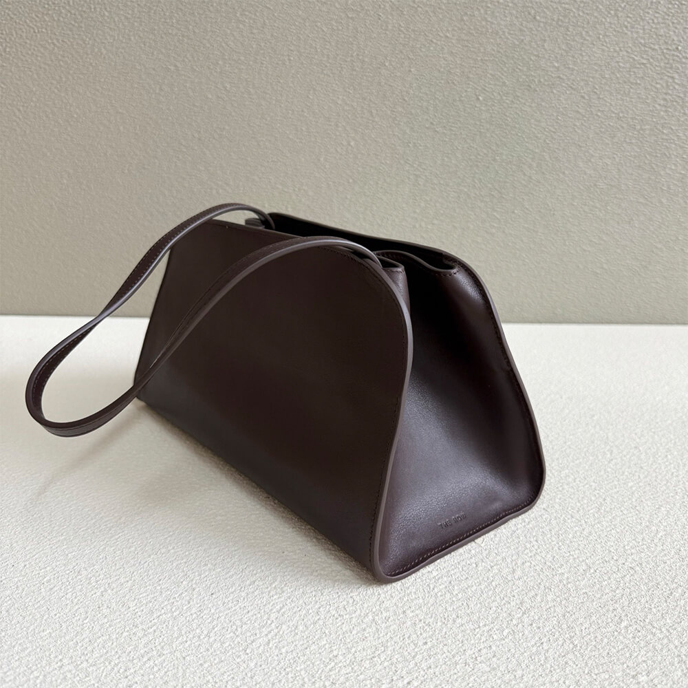 The R0w Peggy Clutch in Leather(HIGH-END GRADE)