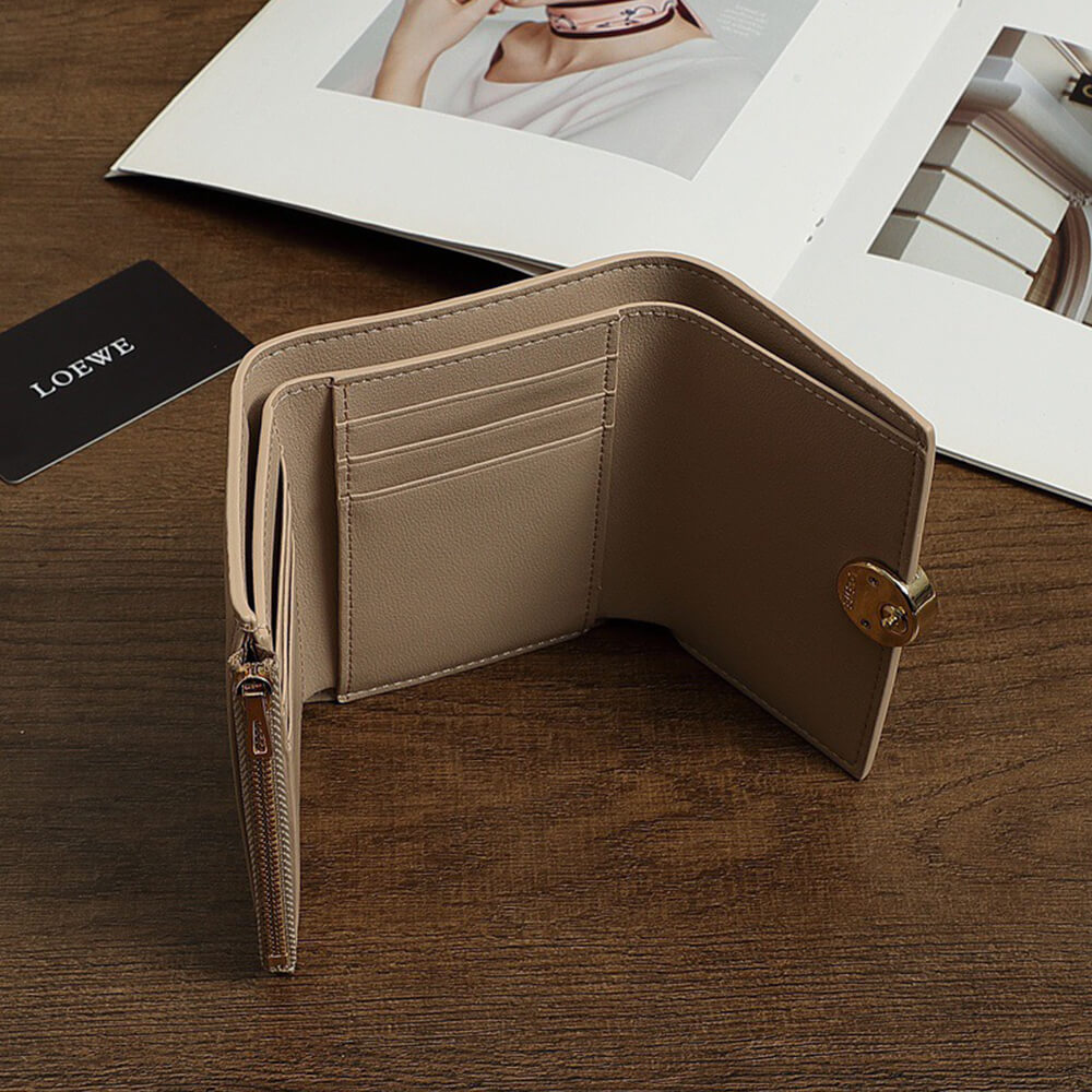 L0ew* Pebble small vertical wallet in shiny nappa calfskin(HIGH-END GRADE)