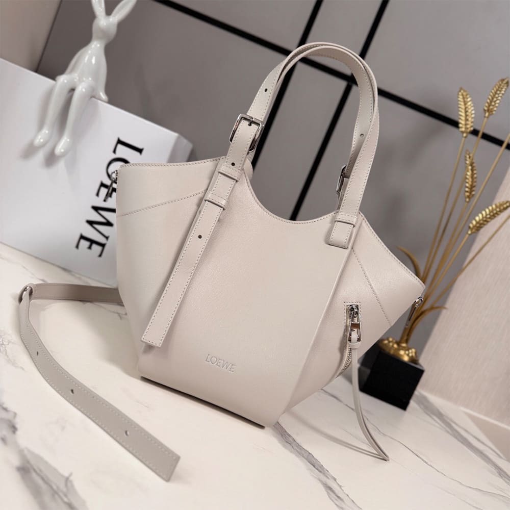 L0ew* Hammock Flip bag in classic calfskin(HIGH-END GRADE)