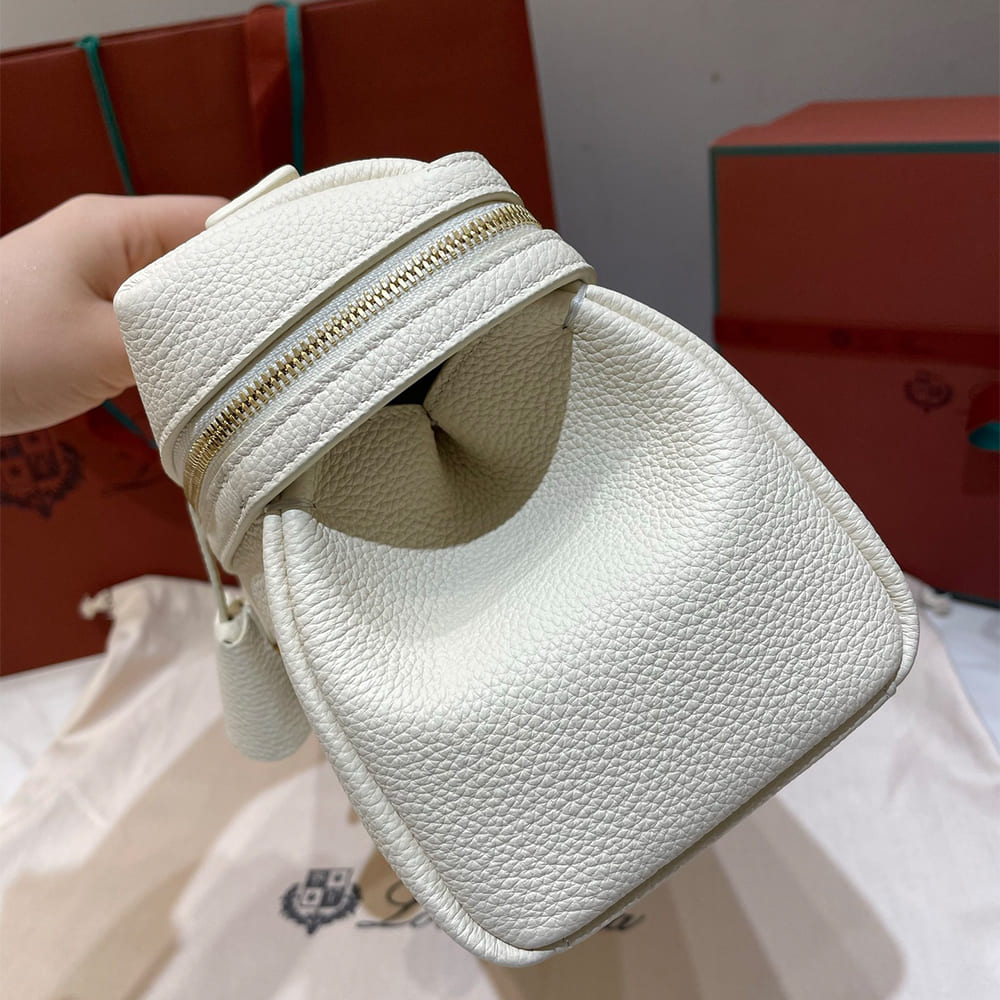 L0r0 P1ana Extra Softy Bag L33(HIGH-END GRADE)
