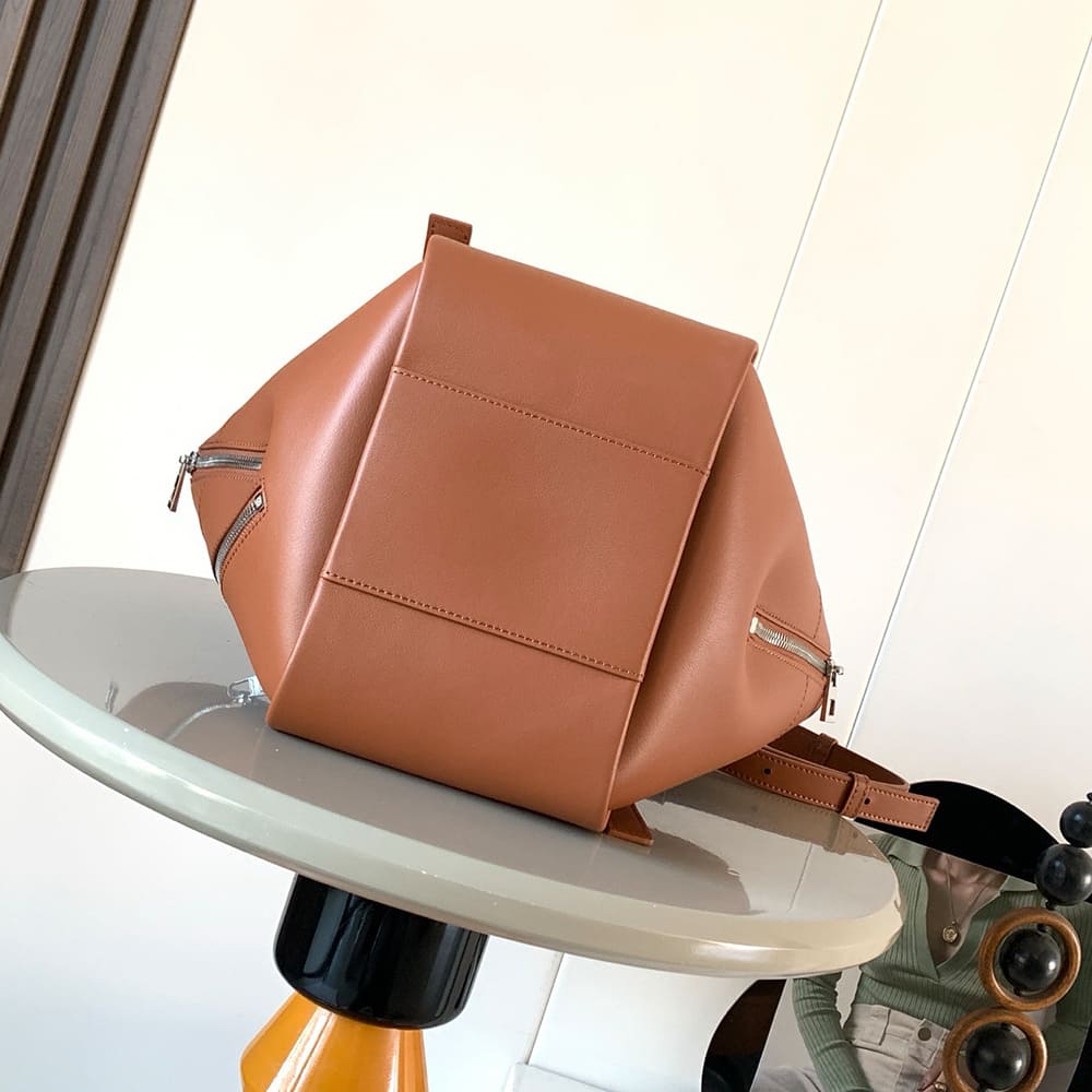 L0ew* Hammock Flip bag in classic calfskin(HIGH-END GRADE)