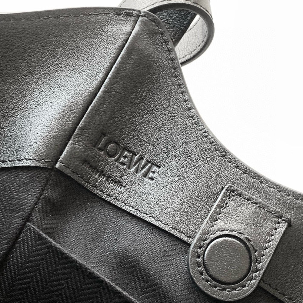 L0ew* Hammock Flip bag in classic calfskin(HIGH-END GRADE)