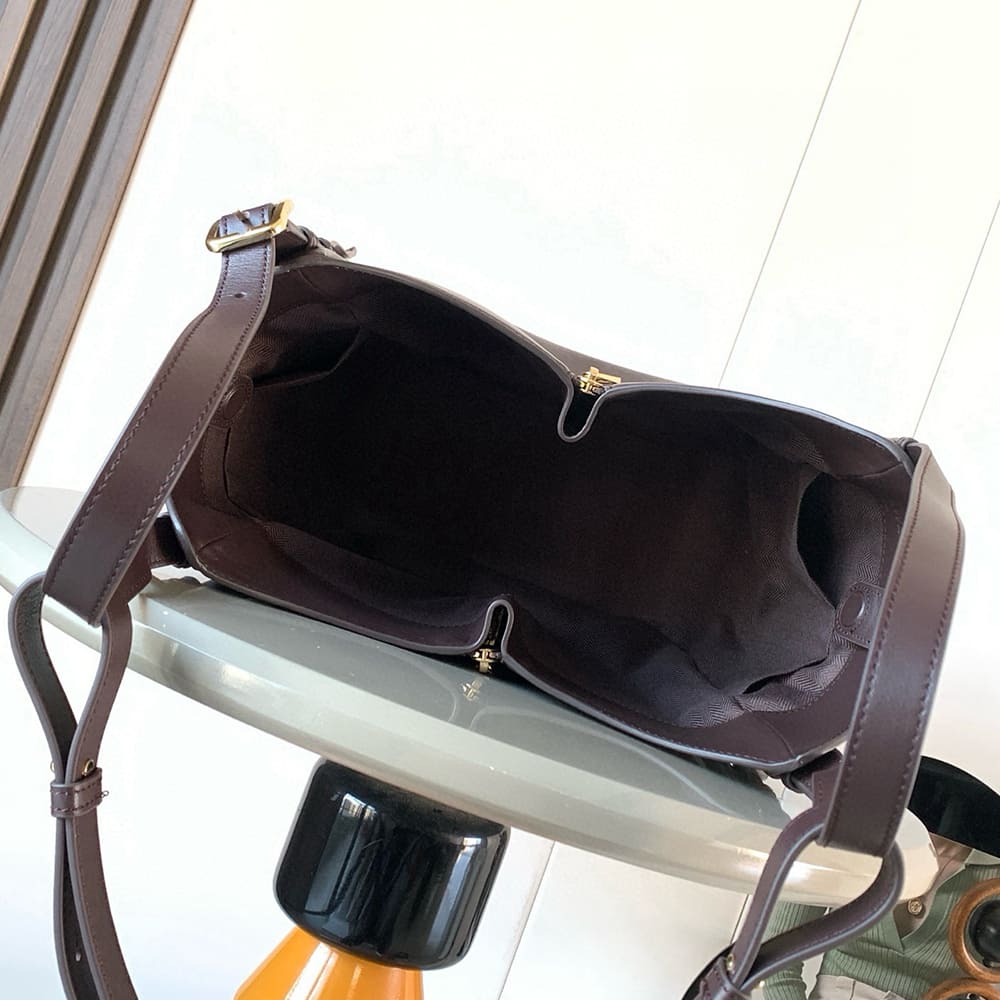 L0ew* Hammock Flip bag in classic calfskin(HIGH-END GRADE)