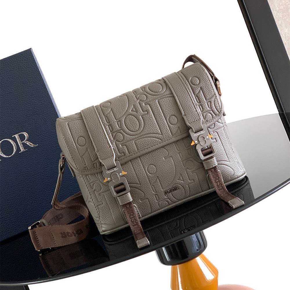 D10r Hit the Road Messenger Bag with Flap(HIGH-END GRADE)