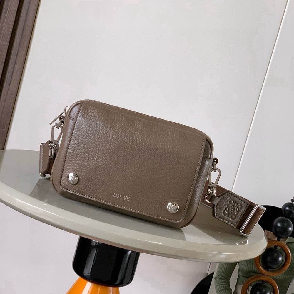 L0ew* Small Pebble messenger bag(HIGH-END GRADE)