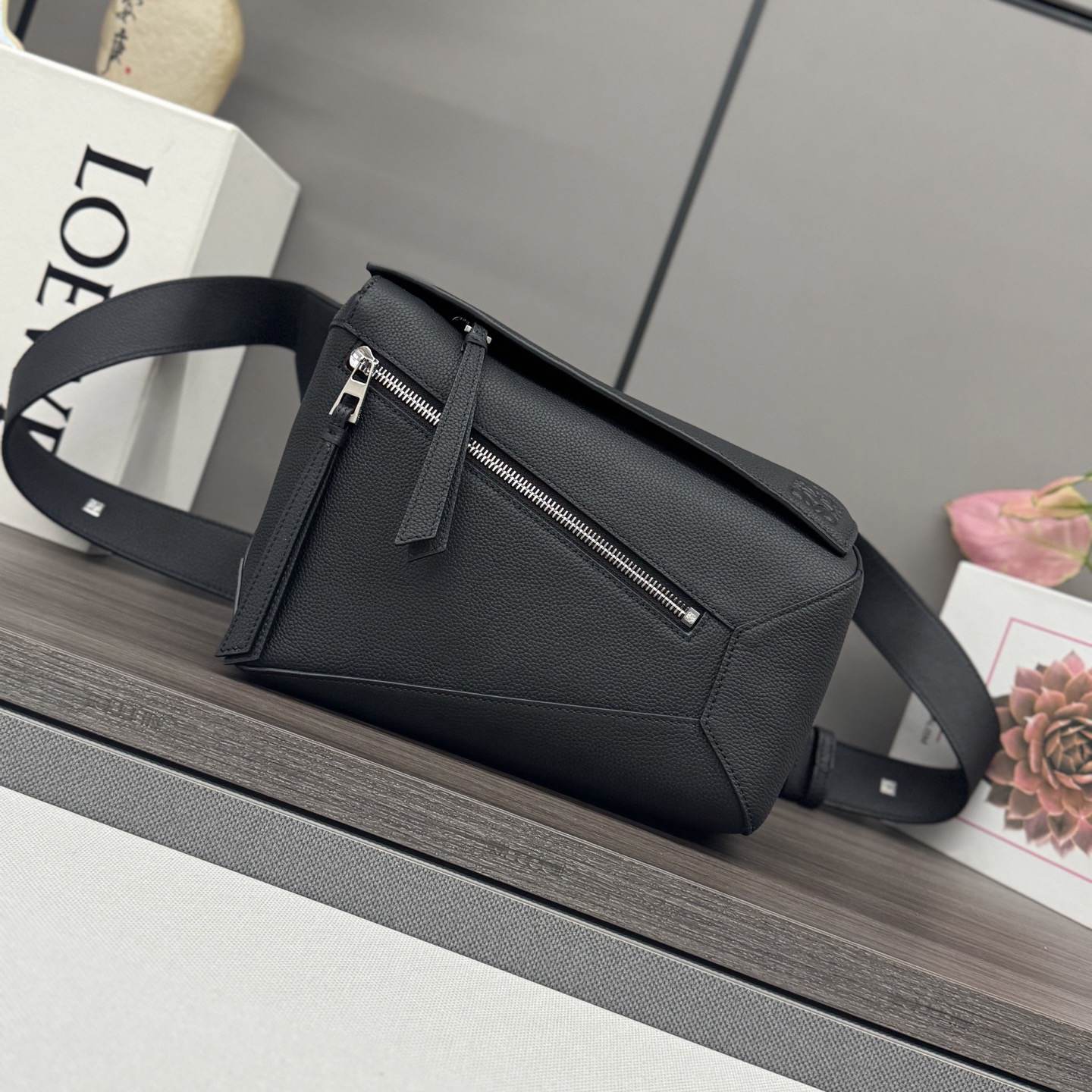 L0ew* Small Puzzle bumbag in grained calfskin(HIGH-END GRADE)