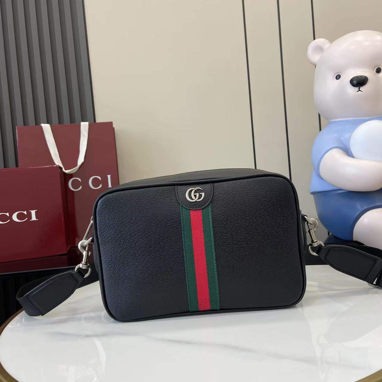 Gvc*1 Ophidia medium-sized shoulder bag(HIGH-END GRADE)