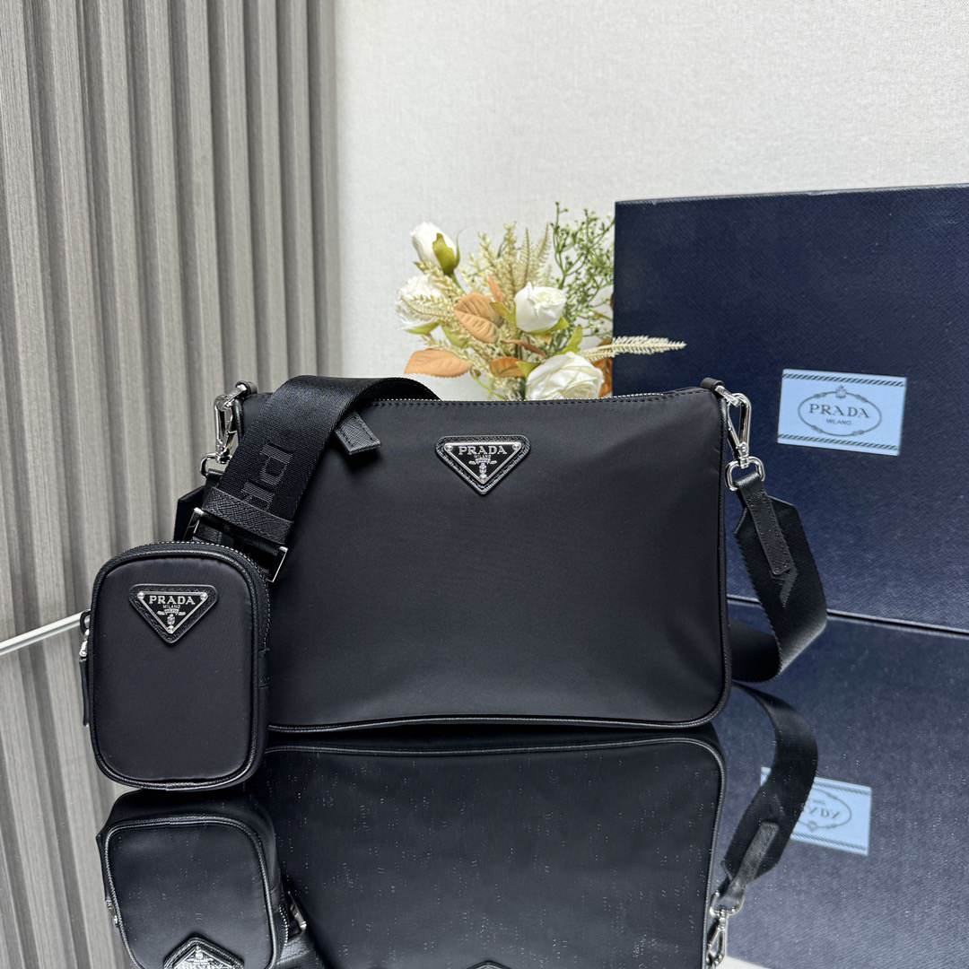 Pra*a Re-Nylon and Saffiano leather shoulder bag(HIGH-END GRADE)