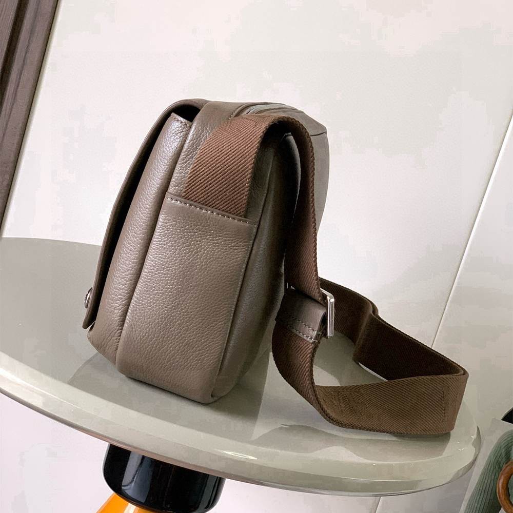 L0ew* Medium Pebble messenger bag(HIGH-END GRADE)