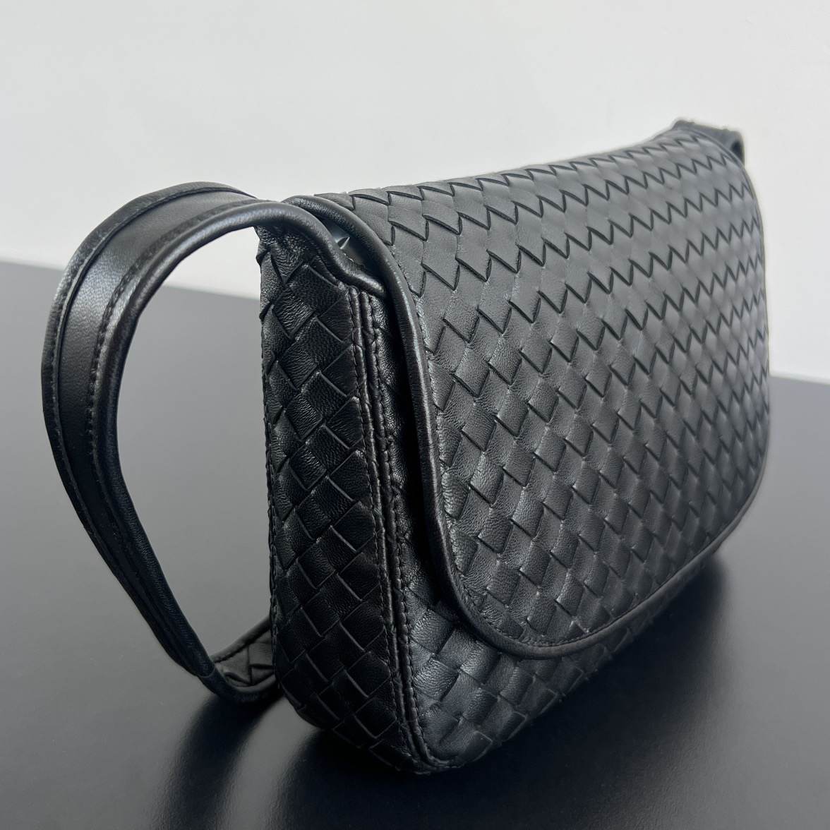 B0tt*ga Ven*ta Veneto Flap Messenger(HIGH-END GRADE)