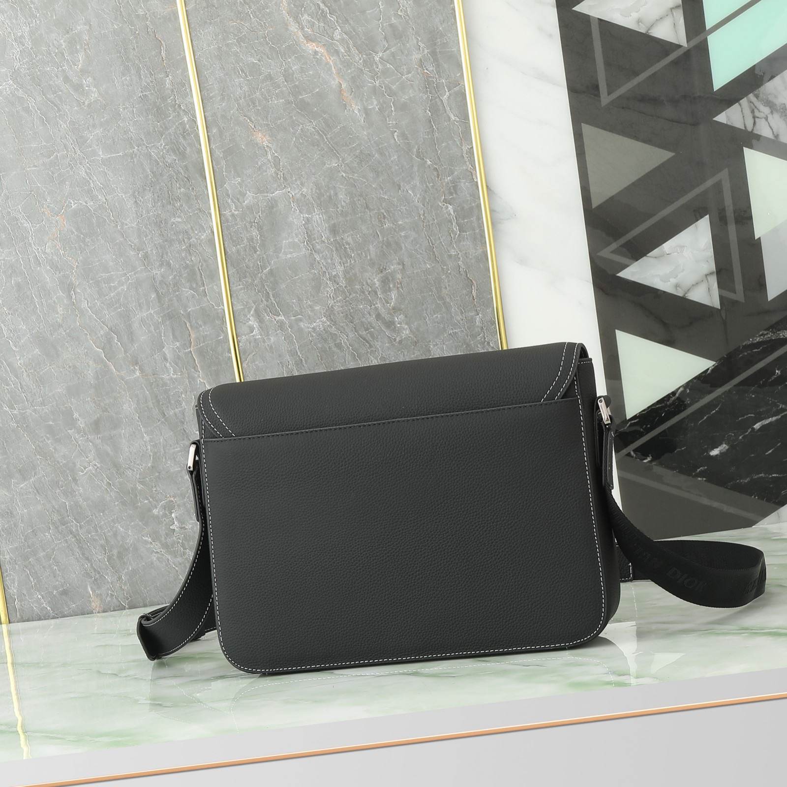 D10r Medium Saddle Messenger Bag with Flap(HIGH-END GRADE)
