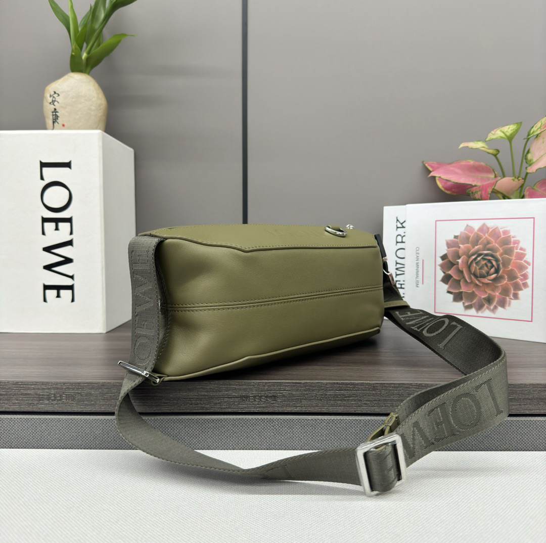 L0ew* Convertible sling in classic calfskin(HIGH-END GRADE)