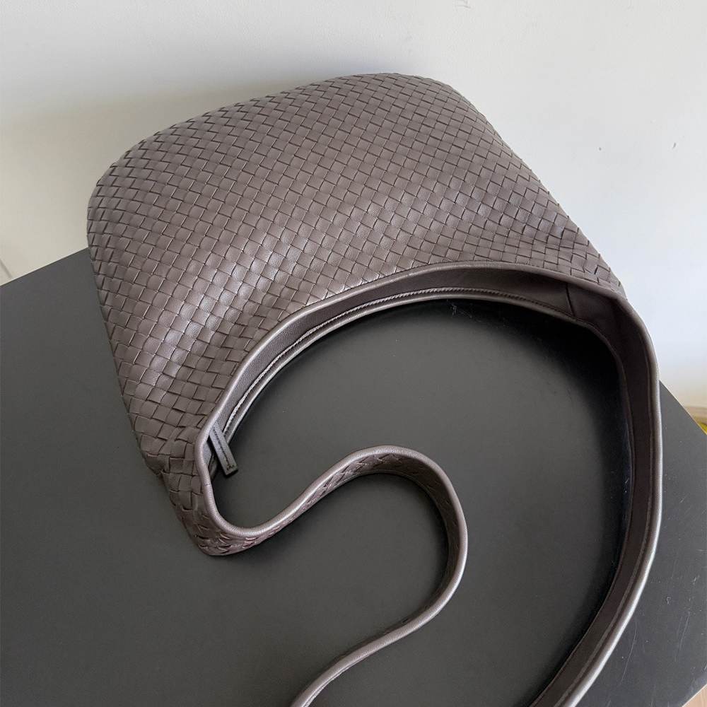 B0tt*ga Ven*ta Medium Veneto(HIGH-END GRADE)