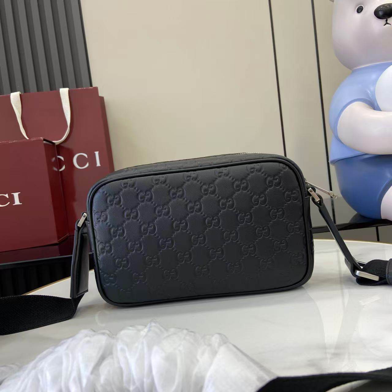 GG Emblem small crossbody bag(HIGH-END GRADE)