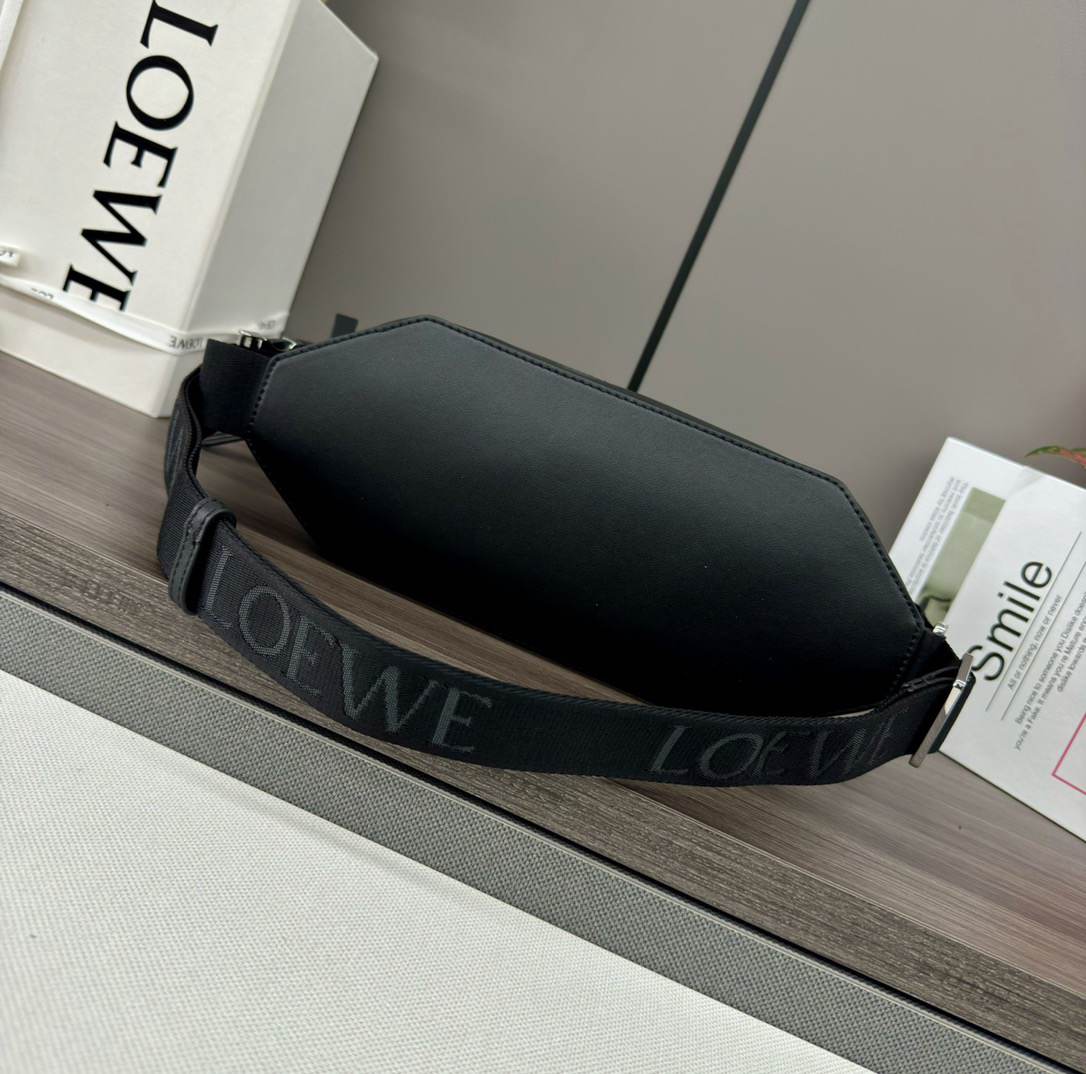 L0ew* Convertible sling in classic calfskin(HIGH-END GRADE)