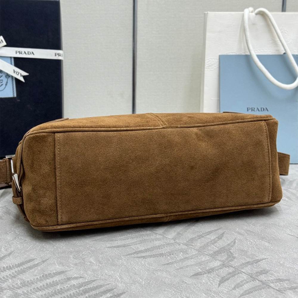 Pra*a Suede shoulder bag(HIGH-END GRADE)