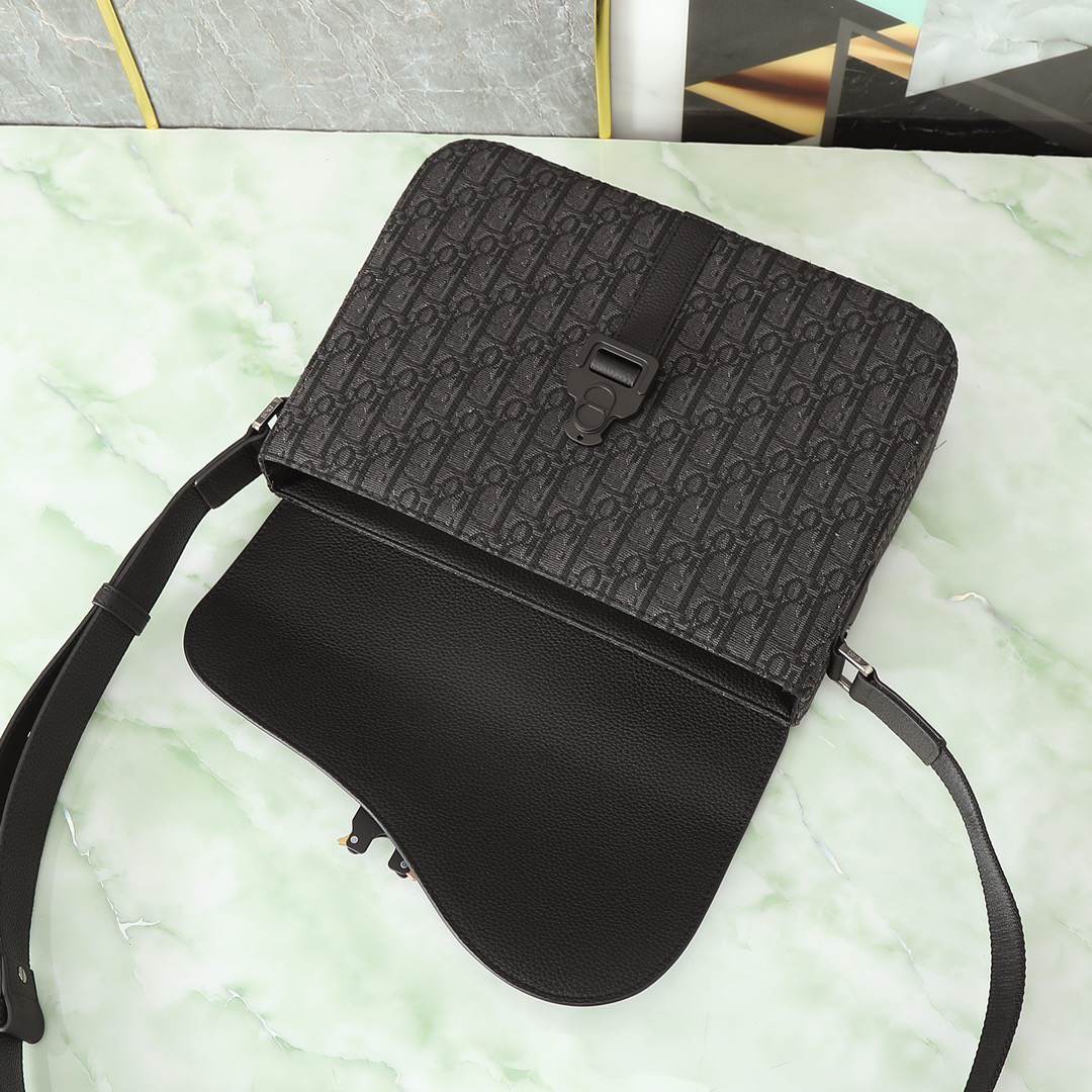 D10r Medium Saddle Messenger Bag with Fla(HIGH-END GRADE)