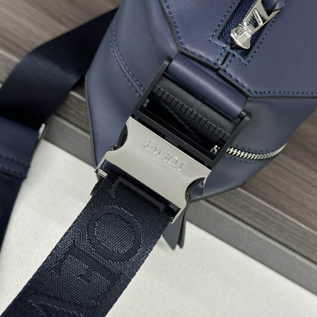 L0ew* Convertible sling in classic calfskin(HIGH-END GRADE)